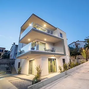 Lela Apartment